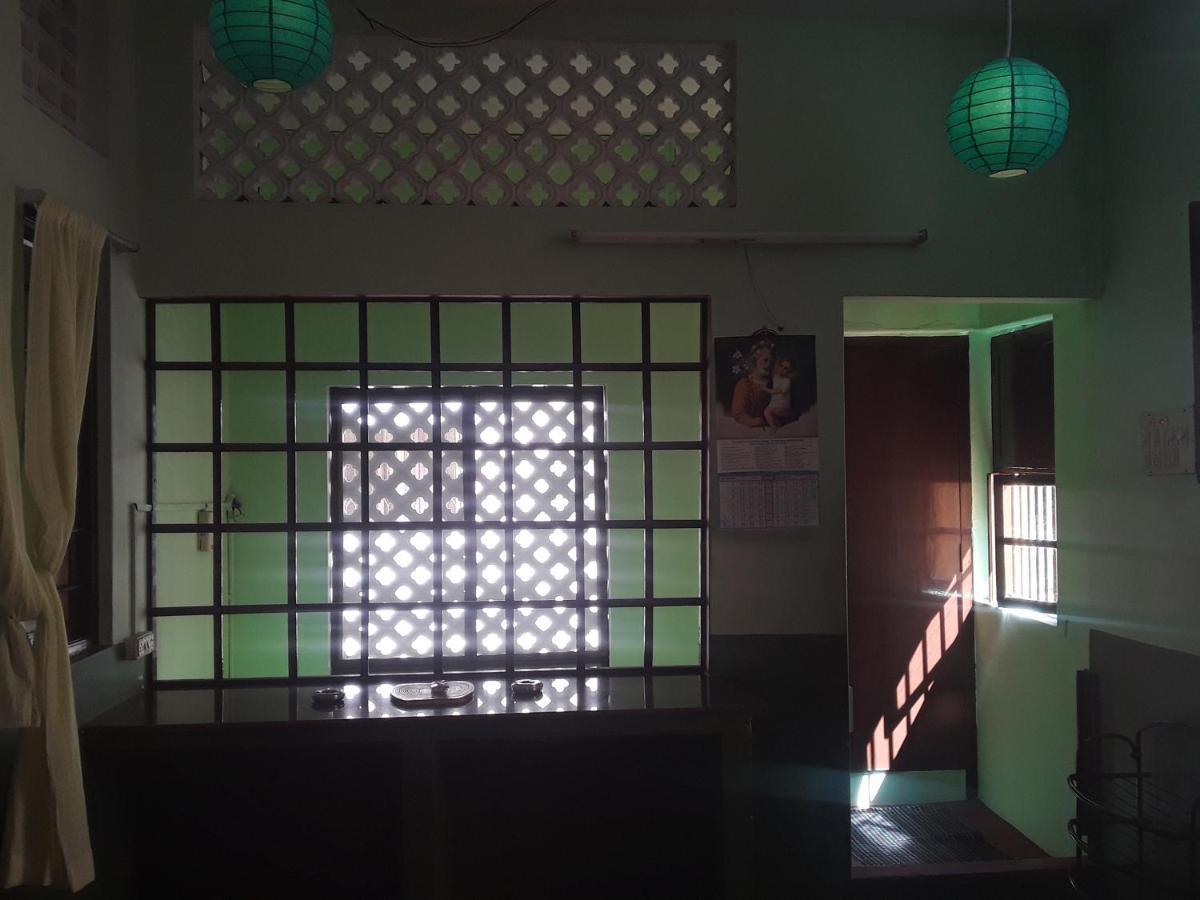 Elisa Home Stay Villa 蓬蒂切里 外观 照片